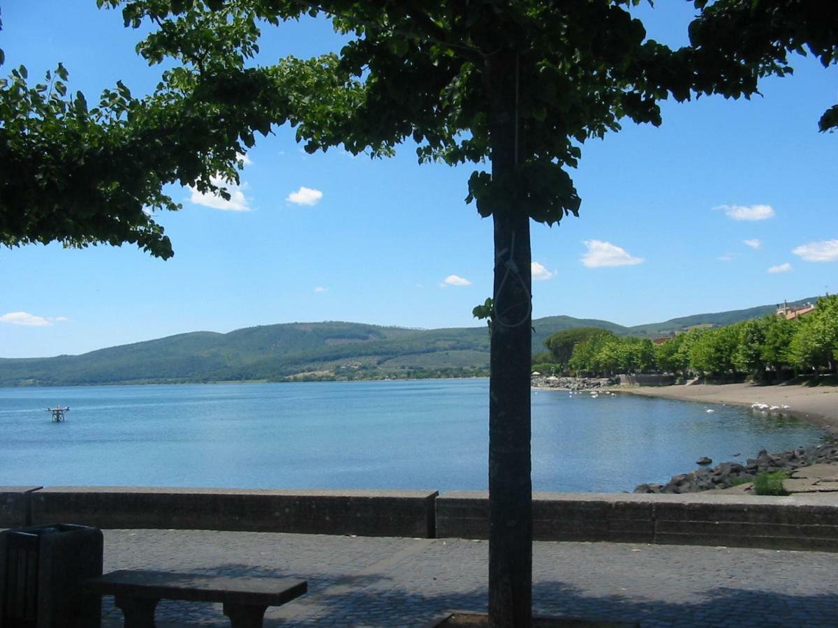 La Rosa Sul Lago Villa Trevignano Romano Buitenkant foto