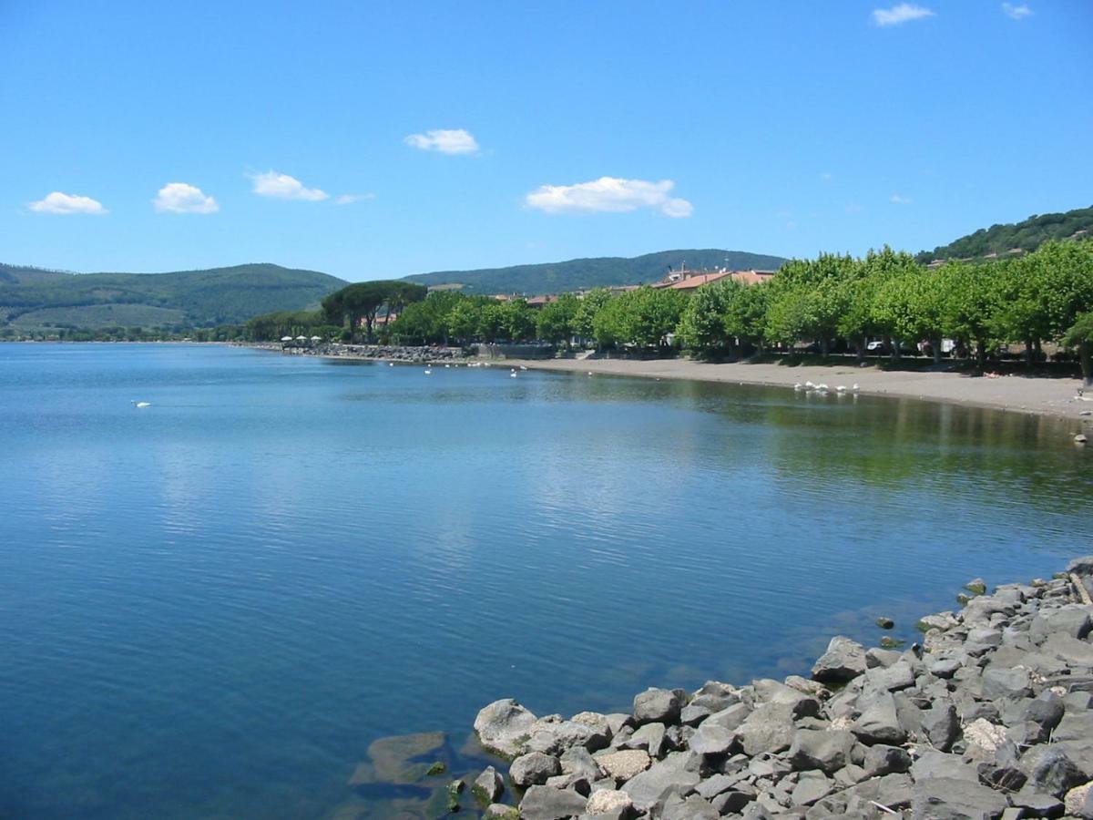 La Rosa Sul Lago Villa Trevignano Romano Buitenkant foto