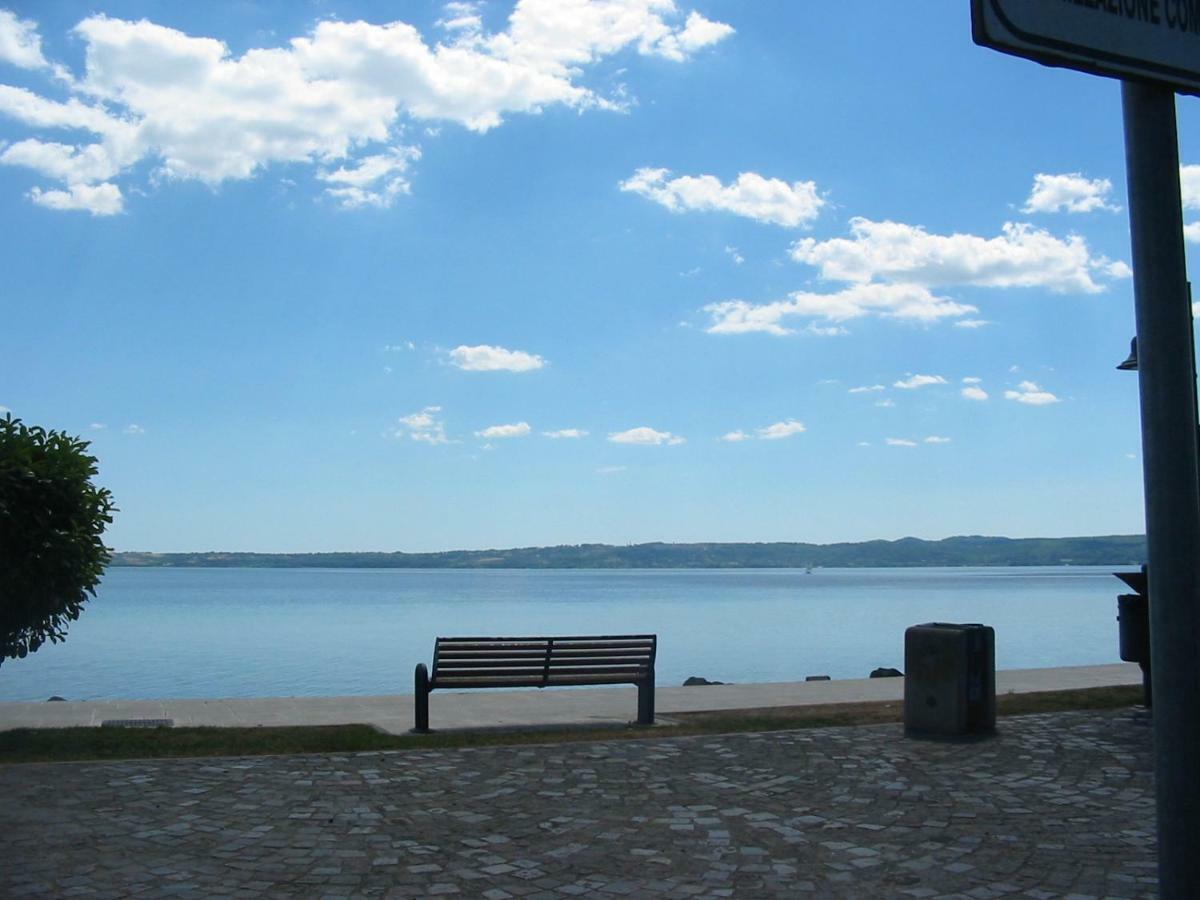 La Rosa Sul Lago Villa Trevignano Romano Buitenkant foto